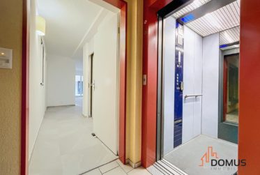 Appartement avec grande terrasse et espace rangement