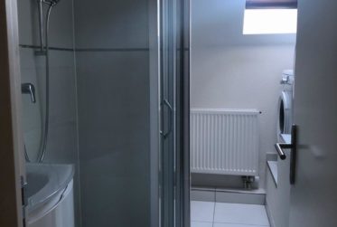 Proche de Bâle immeuble de rendement entièrement rénové de 6 appartements 7 places de parking pas de vacants.