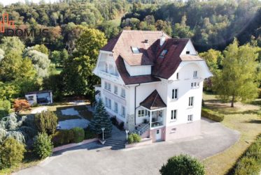 9 Bedrooms Holiday home