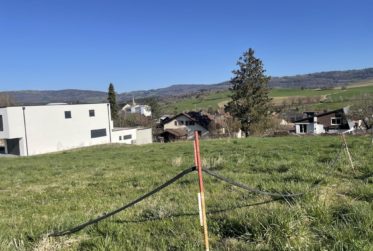 Terrain équipé avec projet de construction et permis en force