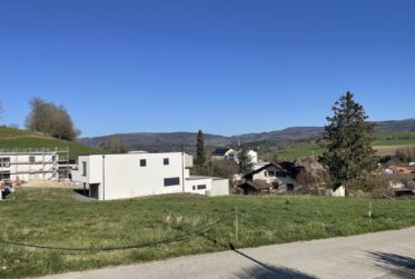Terrain équipé avec projet de construction et permis en force