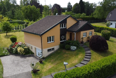 4 Bedrooms House