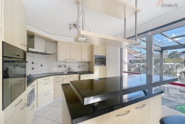4 Bedrooms House, Villa
