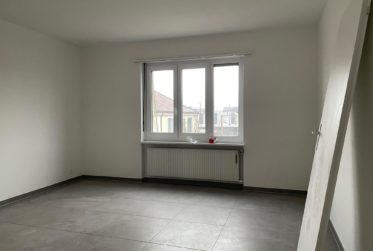 2 Bedrooms Flat, Renovated flat