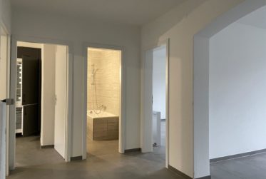 2 Bedrooms Flat, Renovated flat