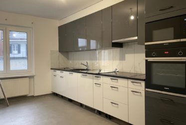 2 Bedrooms Flat, Renovated flat
