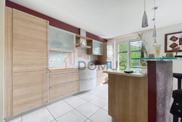 À vendre – Spacieux appartement de 5 pièces avec jardin privatif