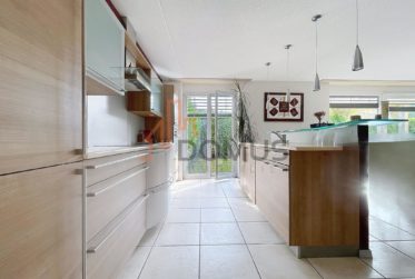 À vendre – Spacieux appartement de 5 pièces avec jardin privatif