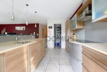 À vendre – Spacieux appartement de 5 pièces avec jardin privatif