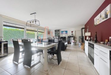 À vendre – Spacieux appartement de 5 pièces avec jardin privatif