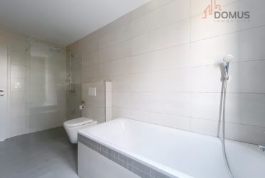 3 Bedrooms Flat, Condominium flat