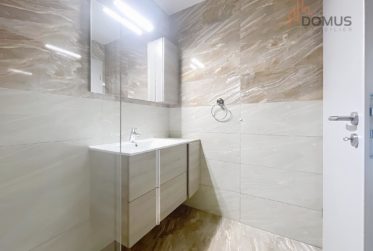 3 Bedrooms Flat, Condominium flat