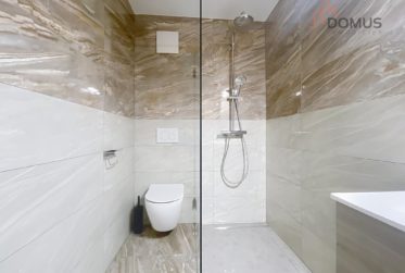 3 Bedrooms Flat, Condominium flat