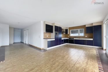 3 Bedrooms House, Double house