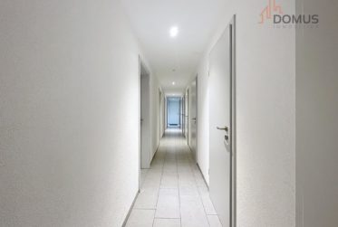 3 Bedrooms Flat, Condominium flat