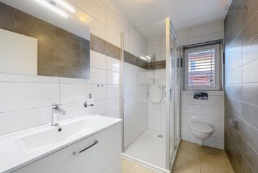 3 Bedrooms House, Double house