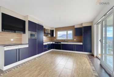 3 Bedrooms House, Double house