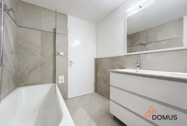 3 Bedrooms Flat, Renovated flat