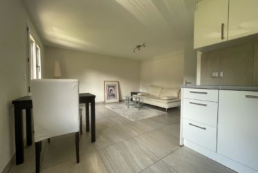 Proche de Bâle immeuble de rendement entièrement rénové de 6 appartements 7 places de parking pas de vacants.