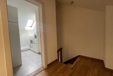 Proche de Bâle immeuble de rendement entièrement rénové de 6 appartements 7 places de parking pas de vacants.