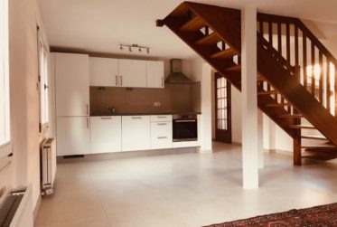 Proche de Bâle immeuble de rendement entièrement rénové de 6 appartements 7 places de parking pas de vacants.