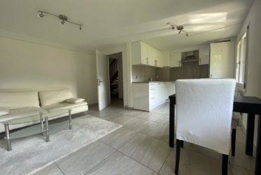 Proche de Bâle immeuble de rendement entièrement rénové de 6 appartements 7 places de parking pas de vacants.