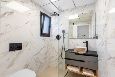 2 Bedrooms Flat