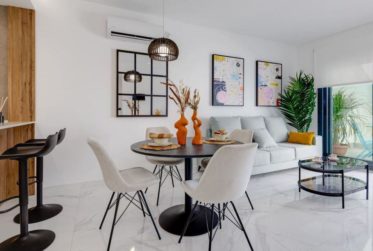 2 Bedrooms Flat