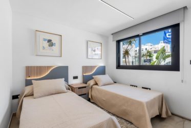 2 Bedrooms Flat