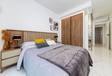 2 Bedrooms Flat