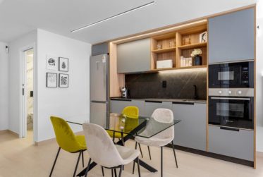 2 Bedrooms Flat