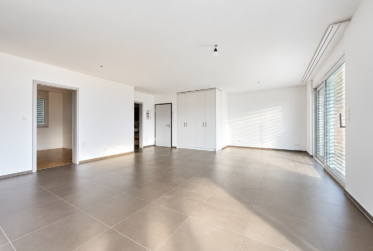 Attique lumineux de 3,5 pièces avec terrasse panoramique de 55 m² à Delémont