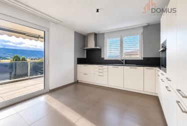 Attique lumineux de 3,5 pièces avec terrasse panoramique de 55 m² à Delémont