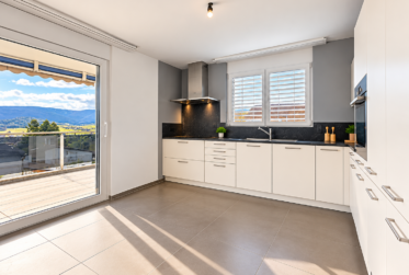 Attique lumineux de 3,5 pièces avec terrasse panoramique de 55 m² à Delémont